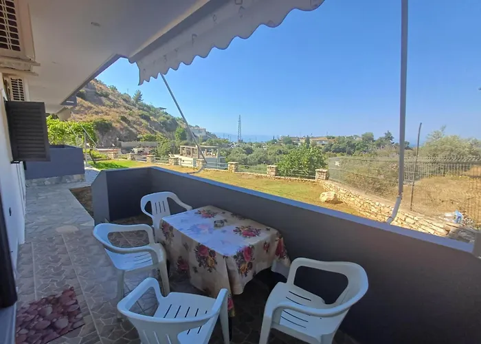 Apartment Fotis Qeparo