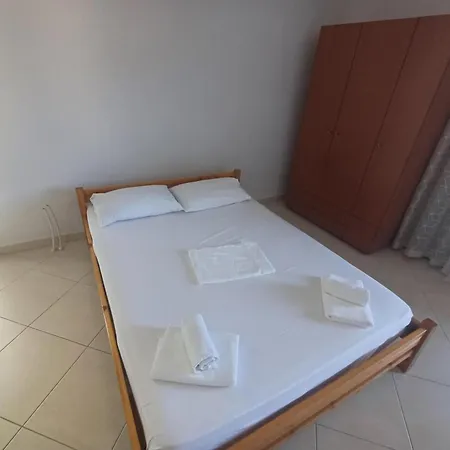 Fotis Apartamento Qeparo