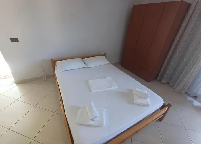 Fotis Apartment Qeparo