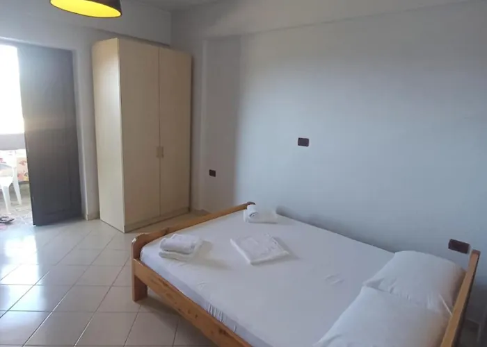 Fotis Apartment Qeparo